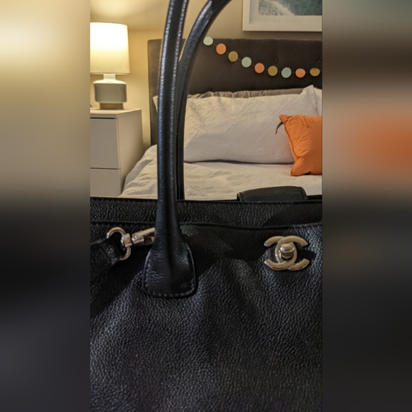 Chanel Executive Cerf Tote - Picture 15 of 16